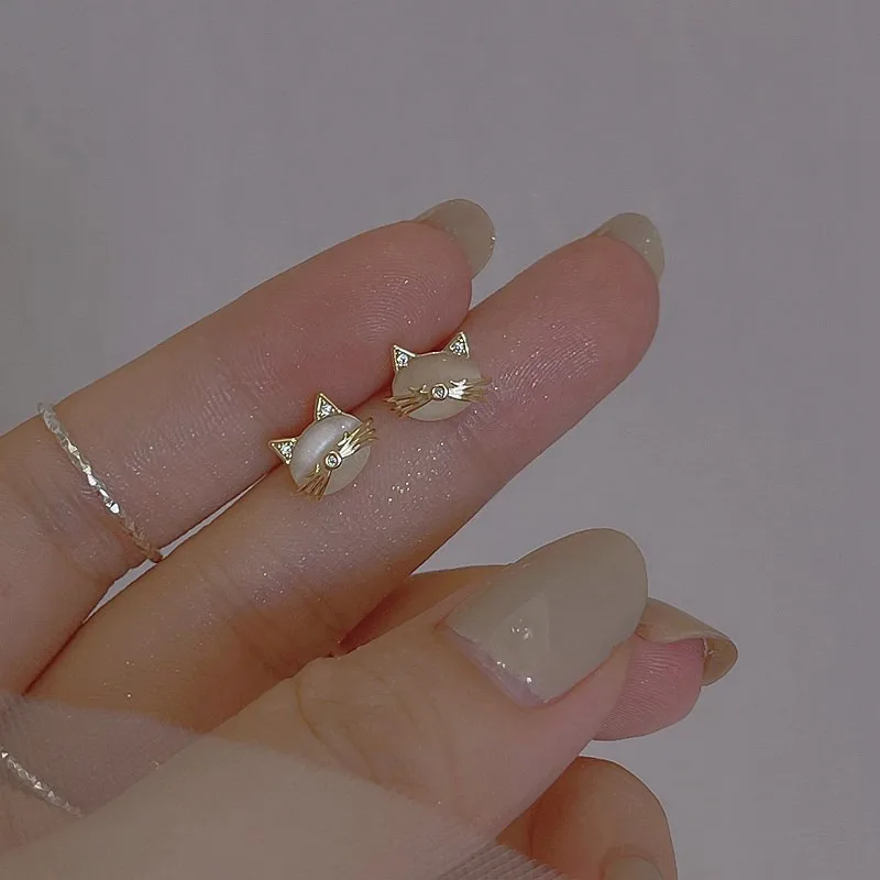 Cat Eye Stud Earring